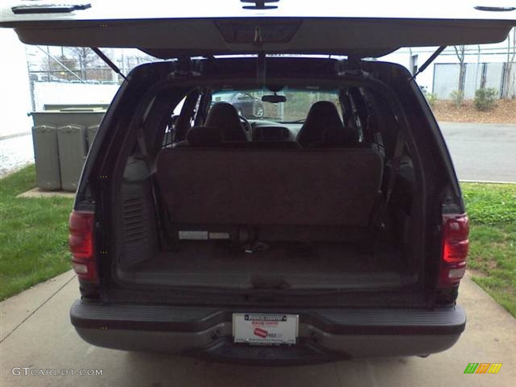 2002 Expedition XLT - Black / Medium Graphite photo #15