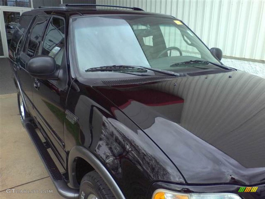2002 Expedition XLT - Black / Medium Graphite photo #20