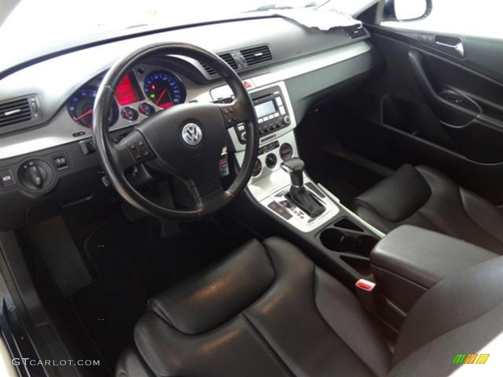 2008 Volkswagen Passat Komfort Wagon Black Dashboard Photo #57647701
