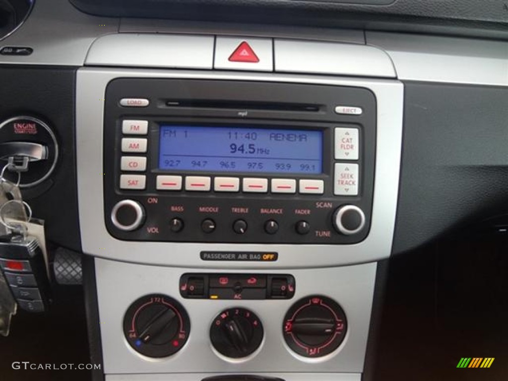 2008 Volkswagen Passat Komfort Wagon Controls Photos
