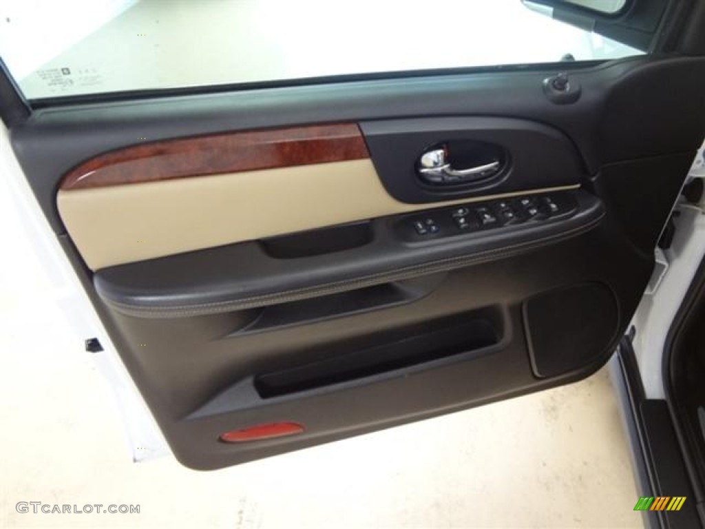 2006 Saab 9-7X 5.3i Door Panel Photos