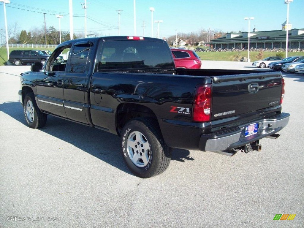 2005 Silverado 1500 Z71 Extended Cab 4x4 - Black / Dark Charcoal photo #2