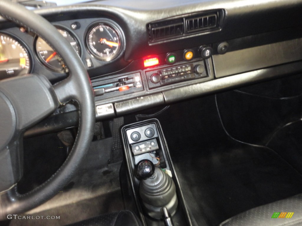 1980 Porsche 911 SC Targa Controls Photos