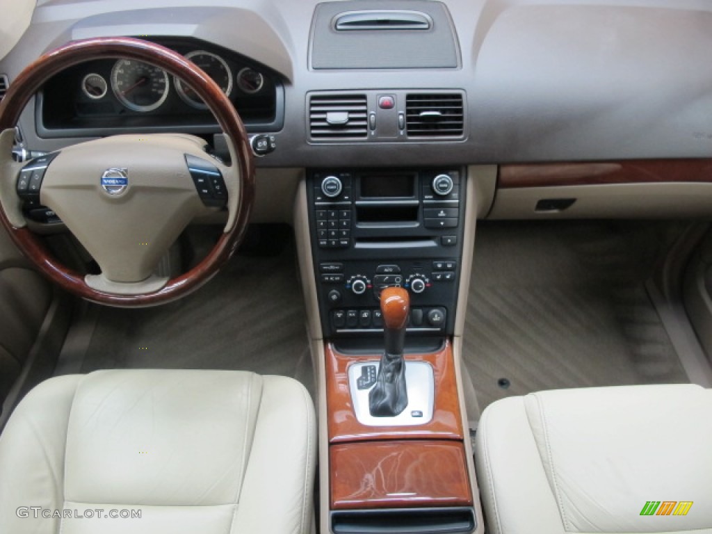 2009 Volvo XC90 V8 AWD Sandstone Dashboard Photo #57656430