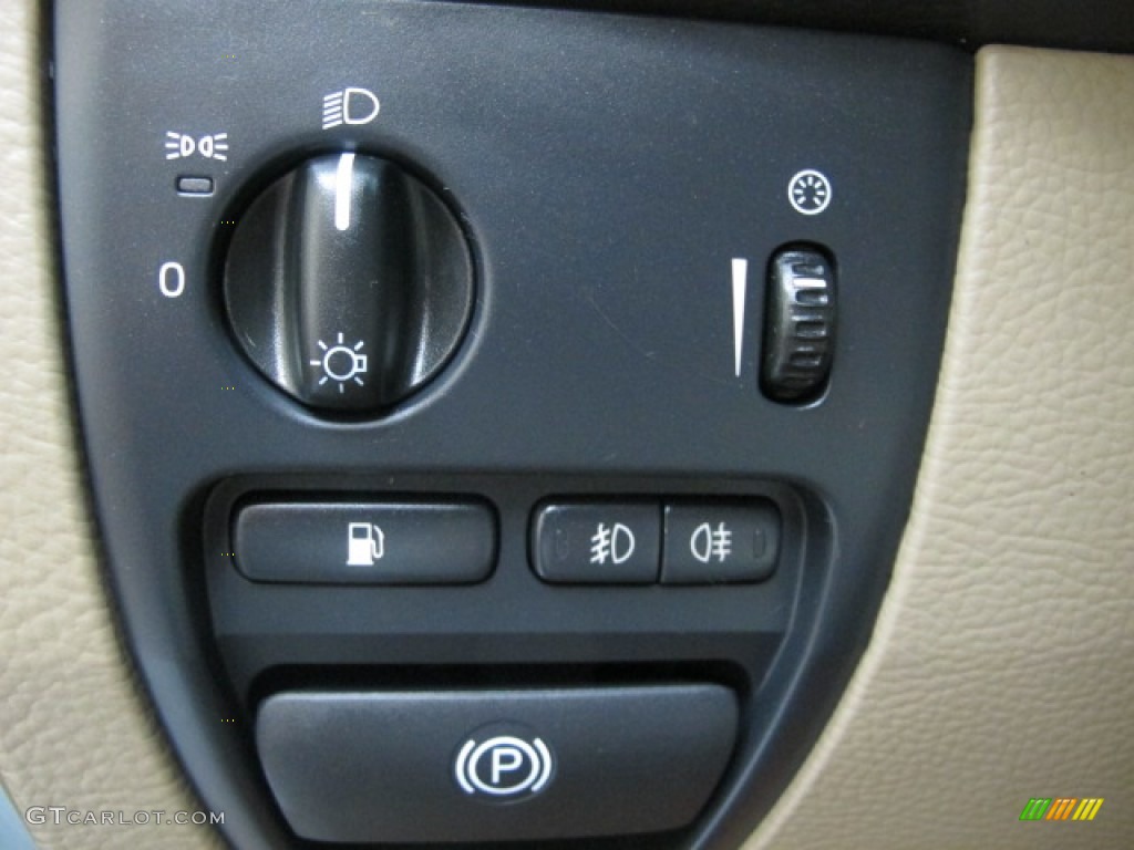 2009 Volvo XC90 V8 AWD Controls Photo #57656641