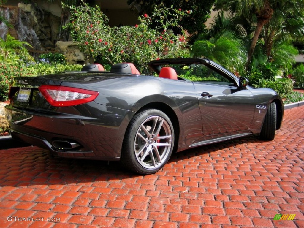 2012 GranTurismo Convertible GranCabrio Sport - Grigio Granito (Dark Grey) / Rosso Corallo photo #4