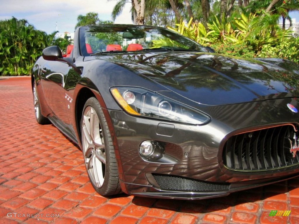 2012 GranTurismo Convertible GranCabrio Sport - Grigio Granito (Dark Grey) / Rosso Corallo photo #9
