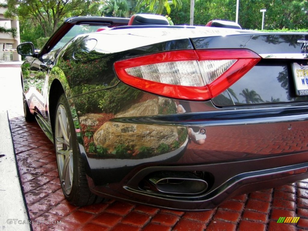 2012 GranTurismo Convertible GranCabrio Sport - Grigio Granito (Dark Grey) / Rosso Corallo photo #11
