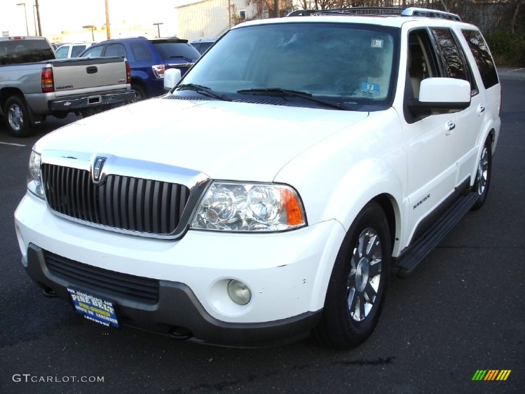 2003 Navigator Luxury 4x4 - Oxford White / Light Parchment photo #1