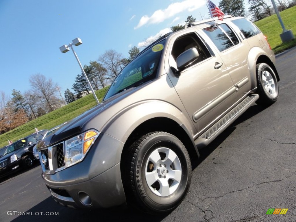 2006 Pathfinder SE 4x4 - Granite Metallic / Desert photo #1