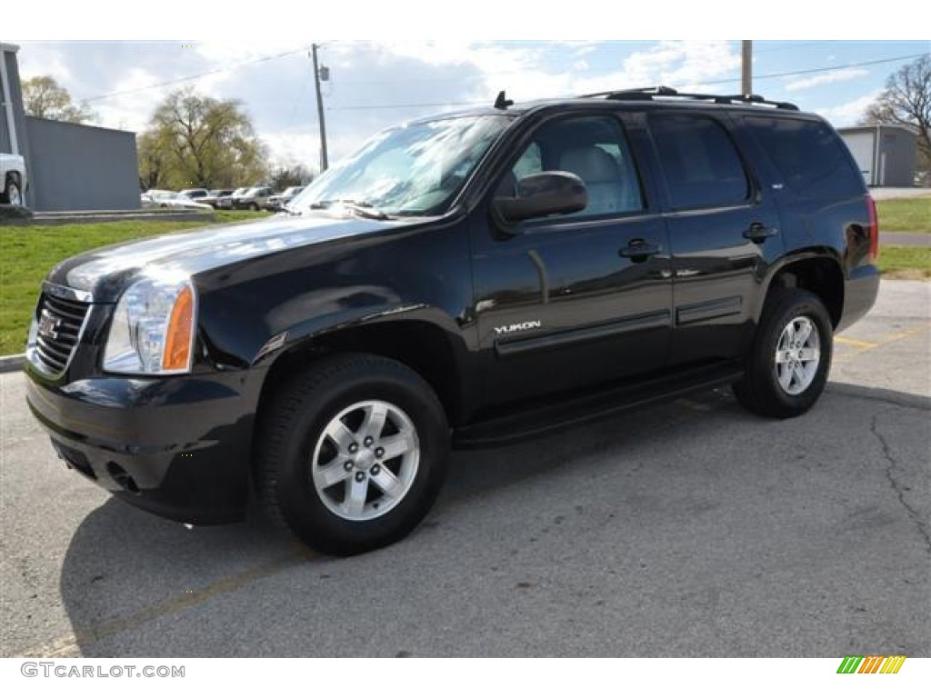 2011 Yukon SLT 4x4 - Onyx Black / Light Titanium photo #1