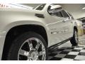 White Diamond Tricoat - Escalade Premium AWD Photo No. 2