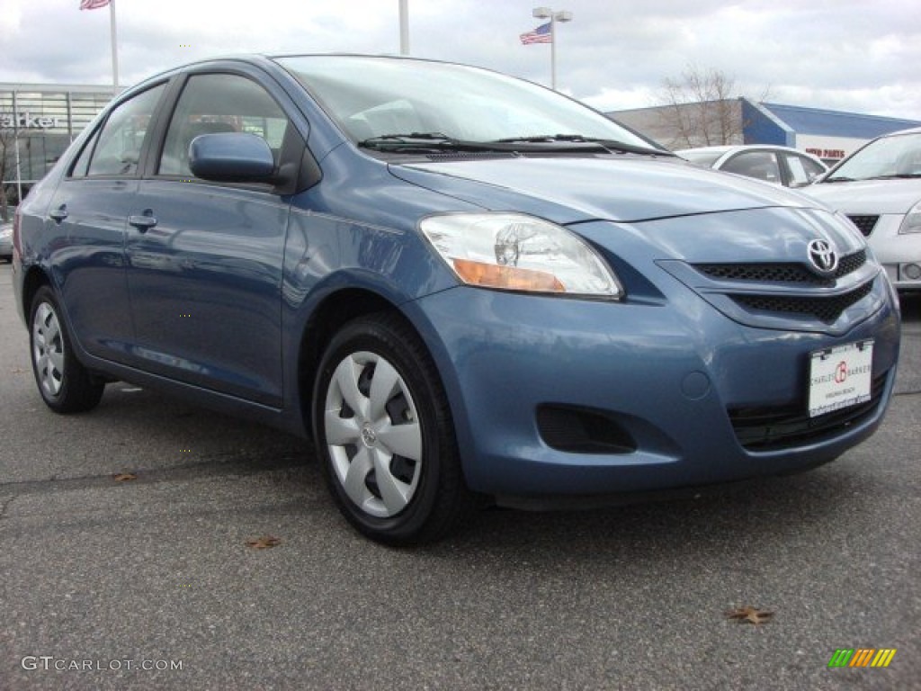 2007 Yaris Sedan - Pacific Blue Metallic / Dark Charcoal photo #1