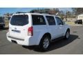 Avalanche White - Pathfinder SE Photo No. 5