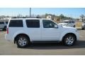 Avalanche White - Pathfinder SE Photo No. 6