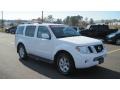 Avalanche White - Pathfinder SE Photo No. 7
