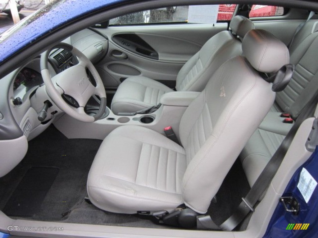 Medium Graphite Interior 2004 Ford Mustang GT Coupe Photo #57670508