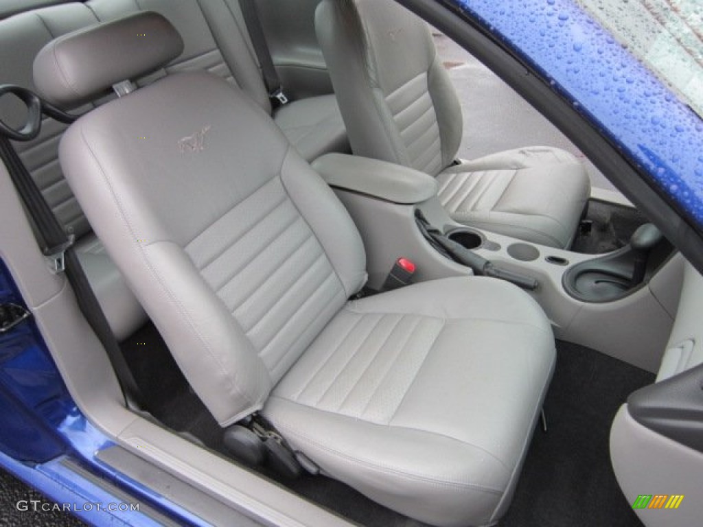 Medium Graphite Interior 2004 Ford Mustang GT Coupe Photo #57670589