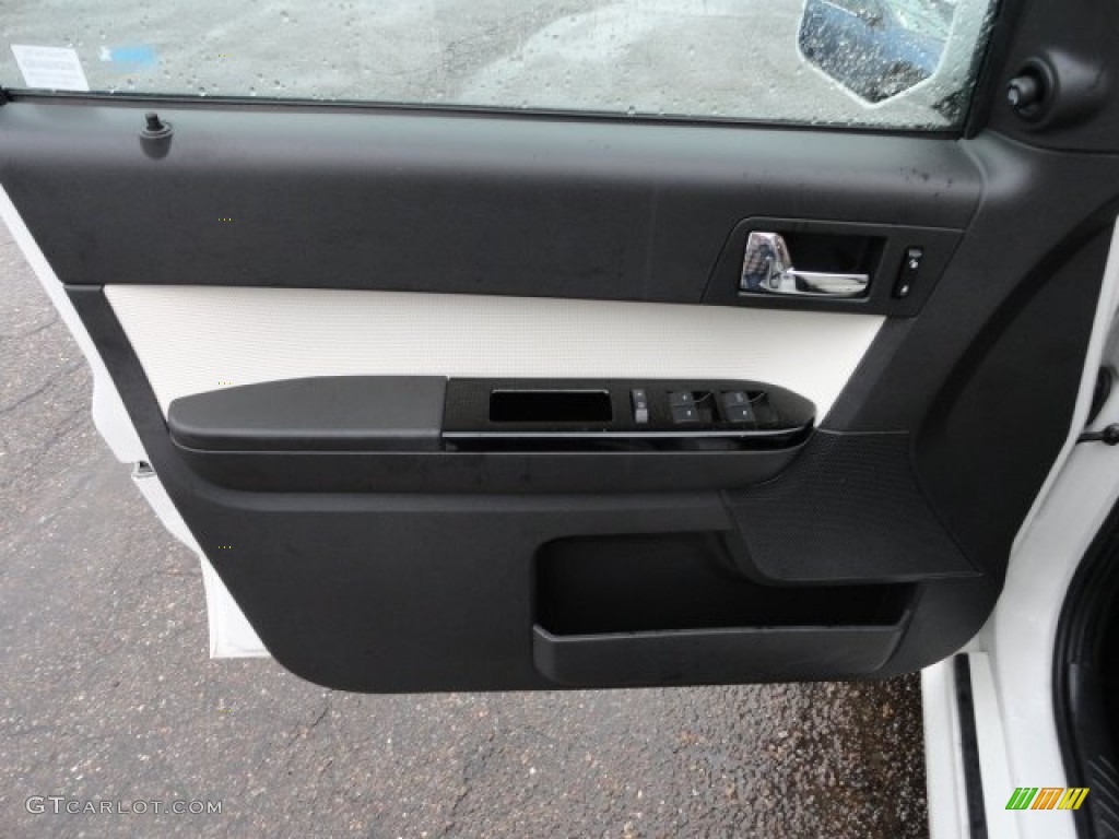 2009 Mercury Mariner VOGA Package 4WD Cashmere Leather/Charcoal Black Door Panel Photo #57671813