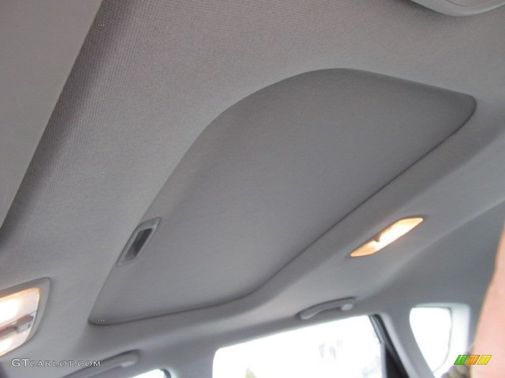 2010 Hyundai Elantra Touring SE Sunroof Photo #57674522