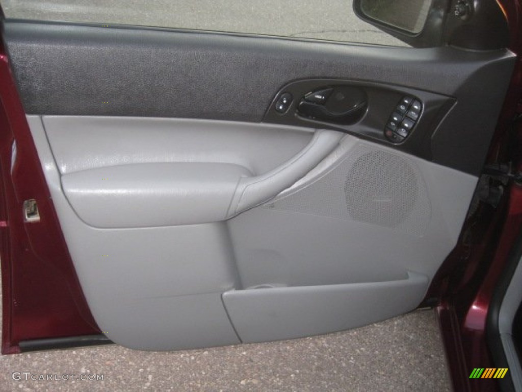 2007 Focus ZX5 SE Hatchback - Dark Toreador Red Metallic / Charcoal/Light Flint photo #20