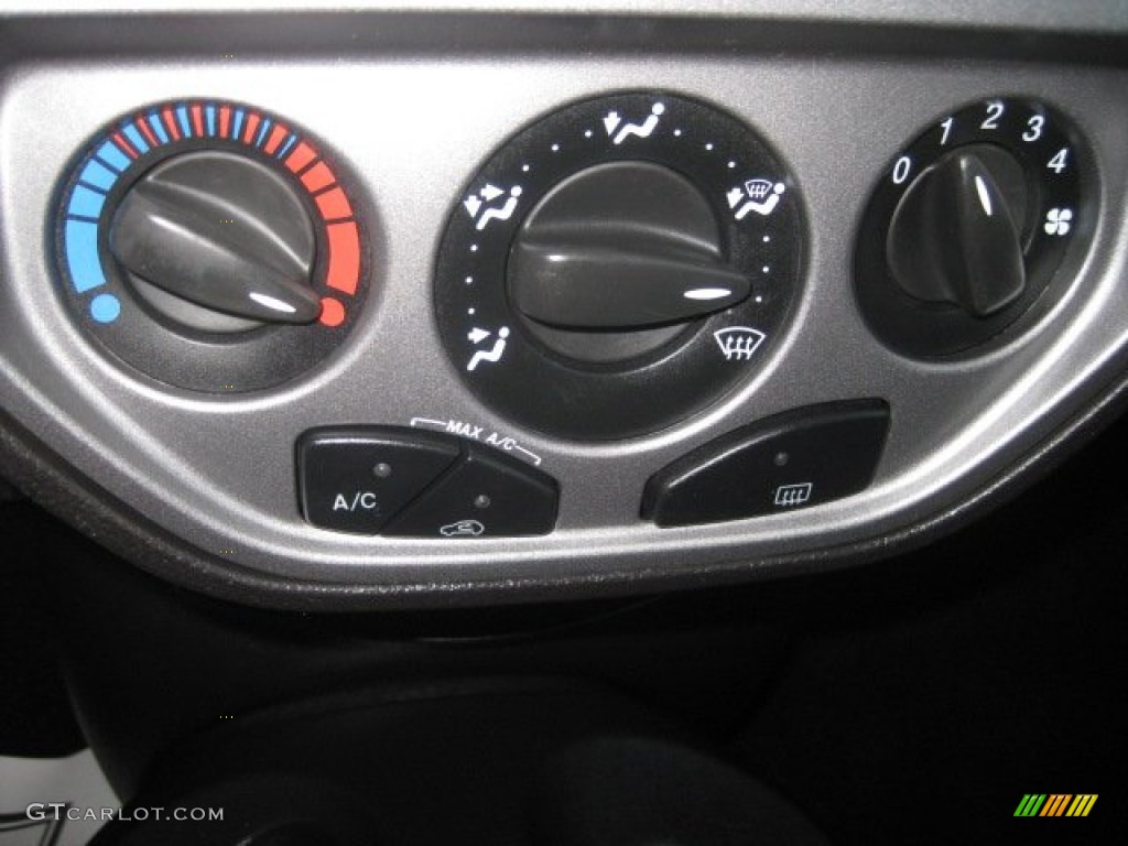 2007 Focus ZX5 SE Hatchback - Dark Toreador Red Metallic / Charcoal/Light Flint photo #27