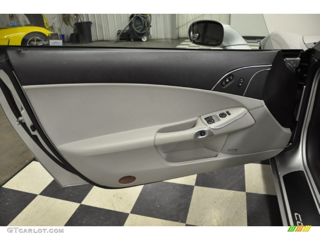 2006 Chevrolet Corvette Coupe Titanium Gray Door Panel Photo #57676403
