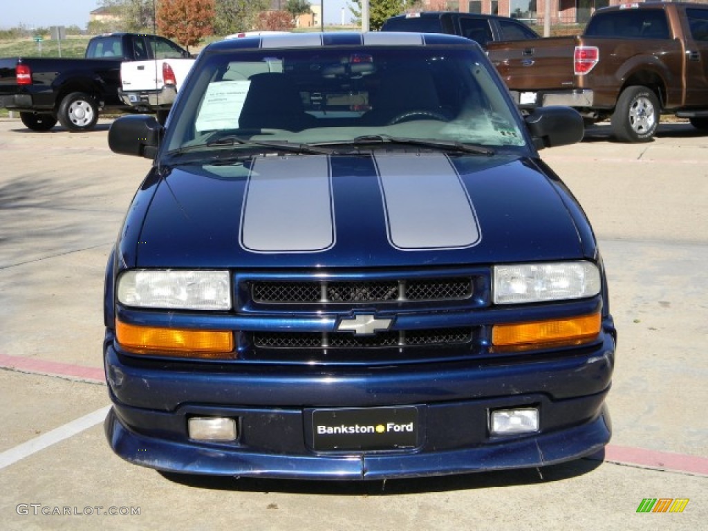 2003 S10 Xtreme Regular Cab - Indigo Blue Metallic / Medium Gray photo #2