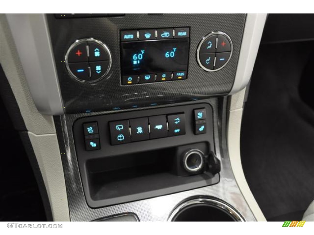 2012 Chevrolet Traverse LTZ AWD Controls Photo #57689180