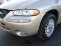 2000 Champagne Pearl Chrysler Town & Country LXi  photo #4