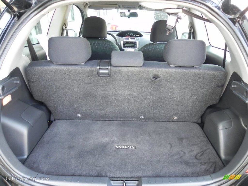 2008 Toyota Yaris 3 Door Liftback Trunk Photo #57694370