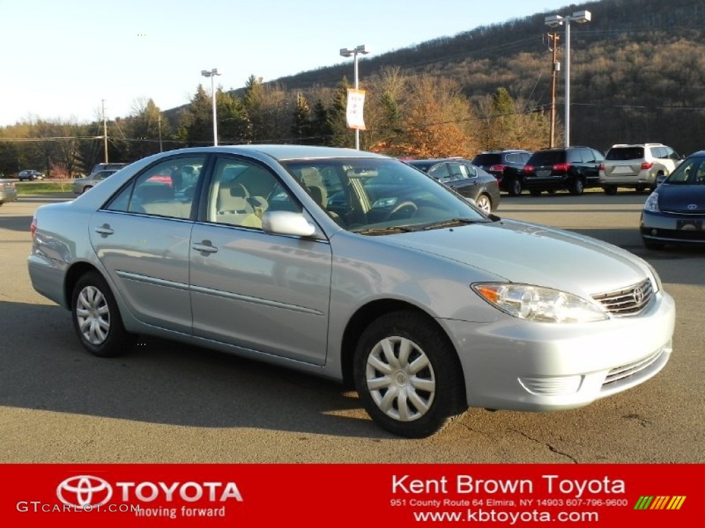 2005 Camry LE - Sky Blue Pearl / Gray photo #1