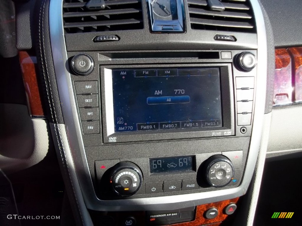 2007 Cadillac SRX 4 V8 AWD Controls Photo #57697886