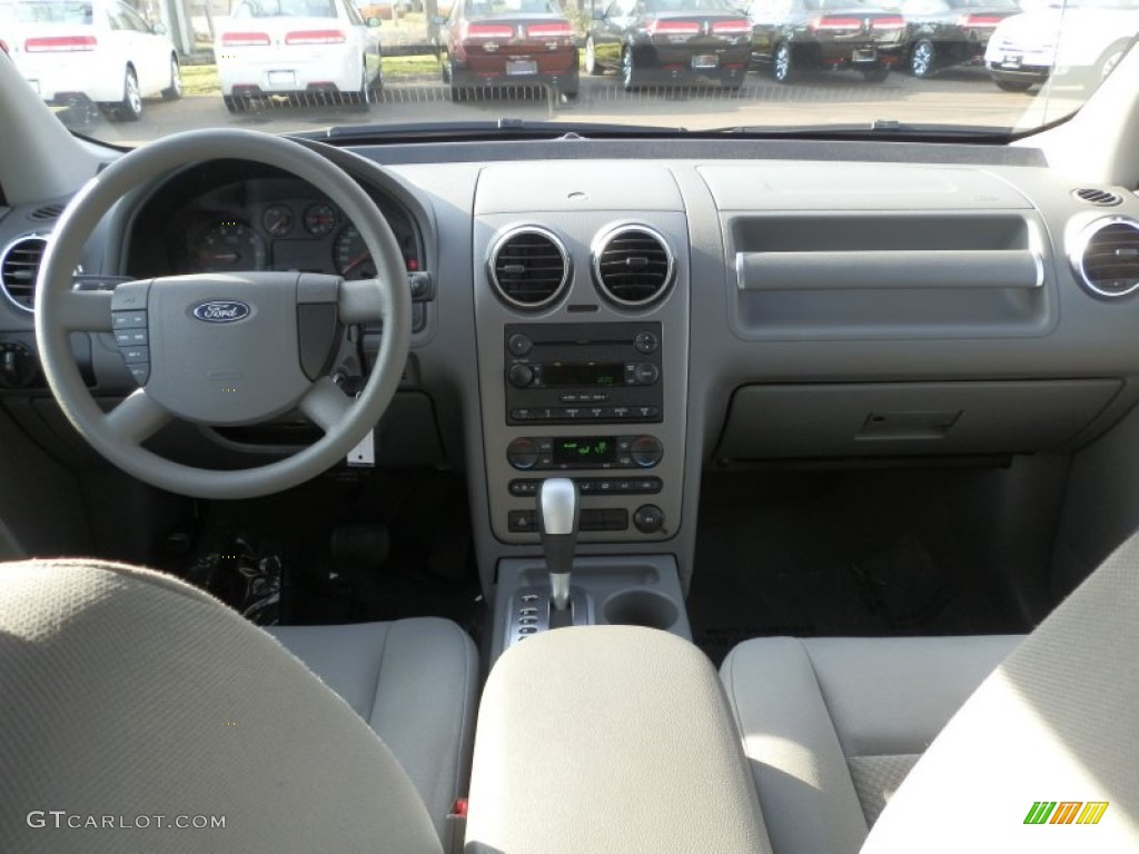2005 Ford Freestyle SE AWD Shale Dashboard Photo #57703418