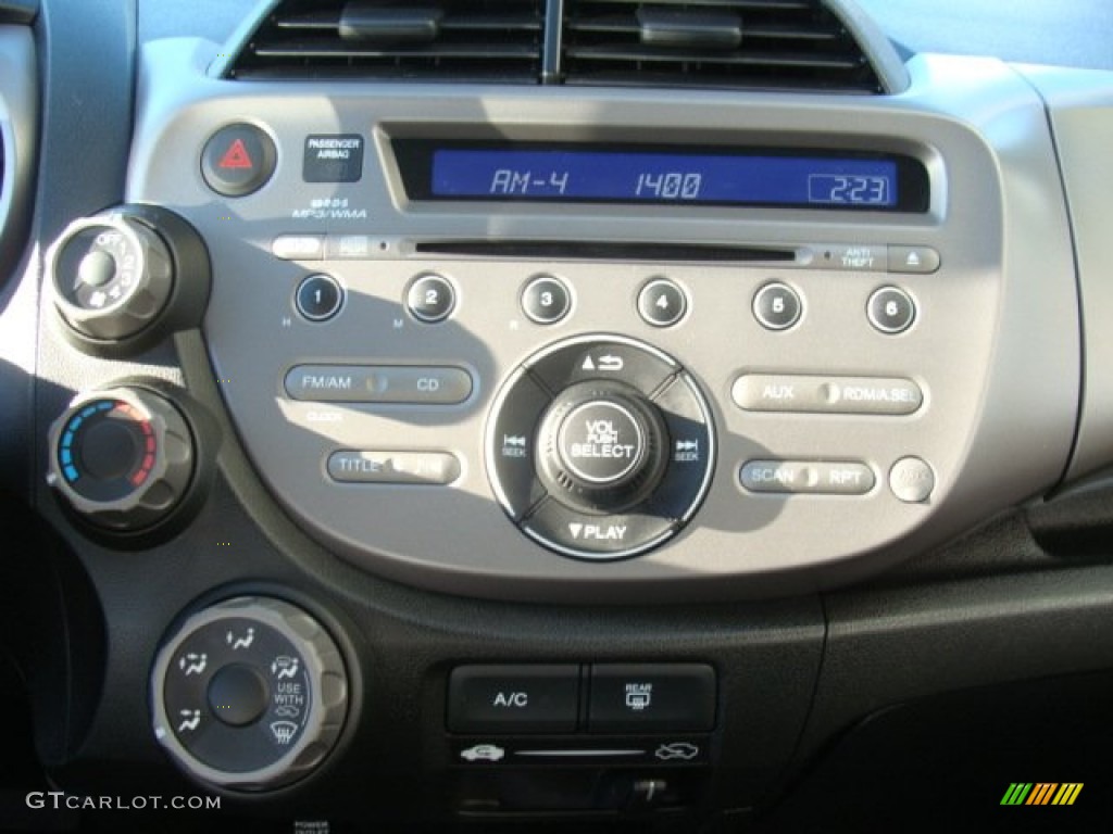2011 Honda Fit Standard Fit Model Controls Photo #57704117