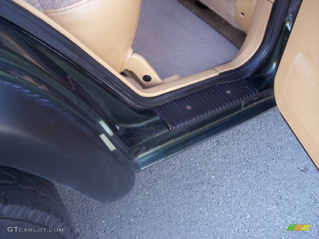 1997 Cherokee Sport 4x4 - Emerald Green Pearlcoat / Tan photo #64