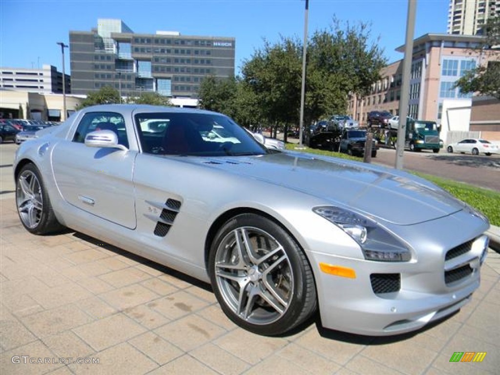 2011 SLS AMG - Iridium Silver Metallic / designo Classic Red photo #3