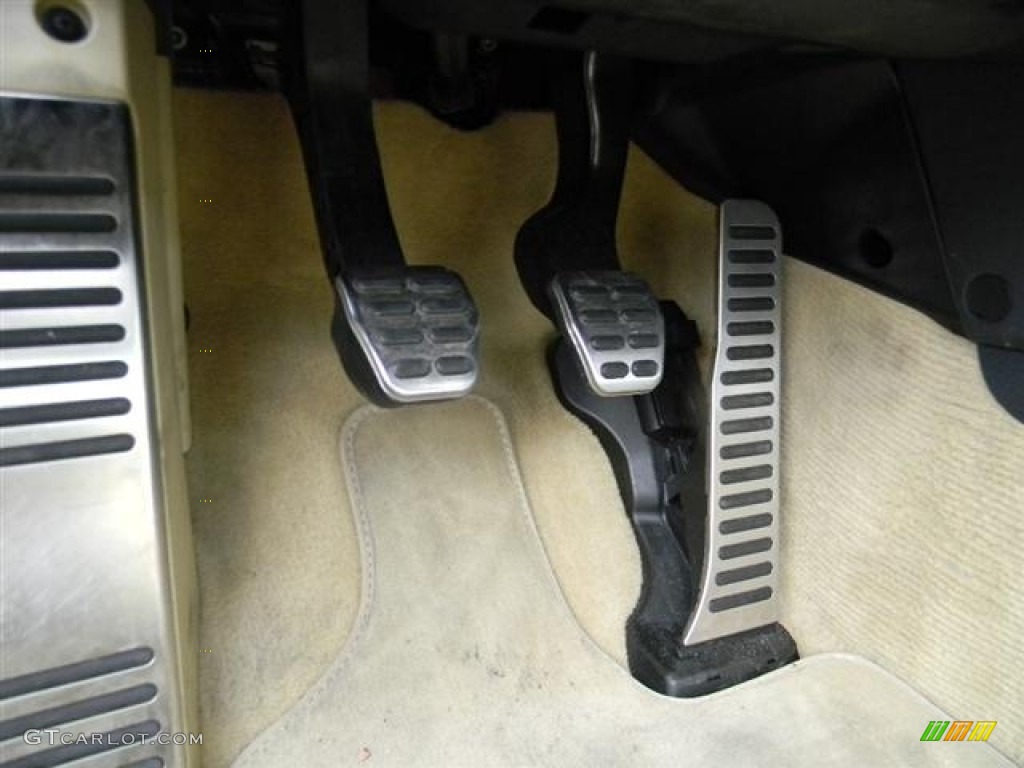 2010 Audi R8 4.2 FSI quattro Controls Photo #57708614
