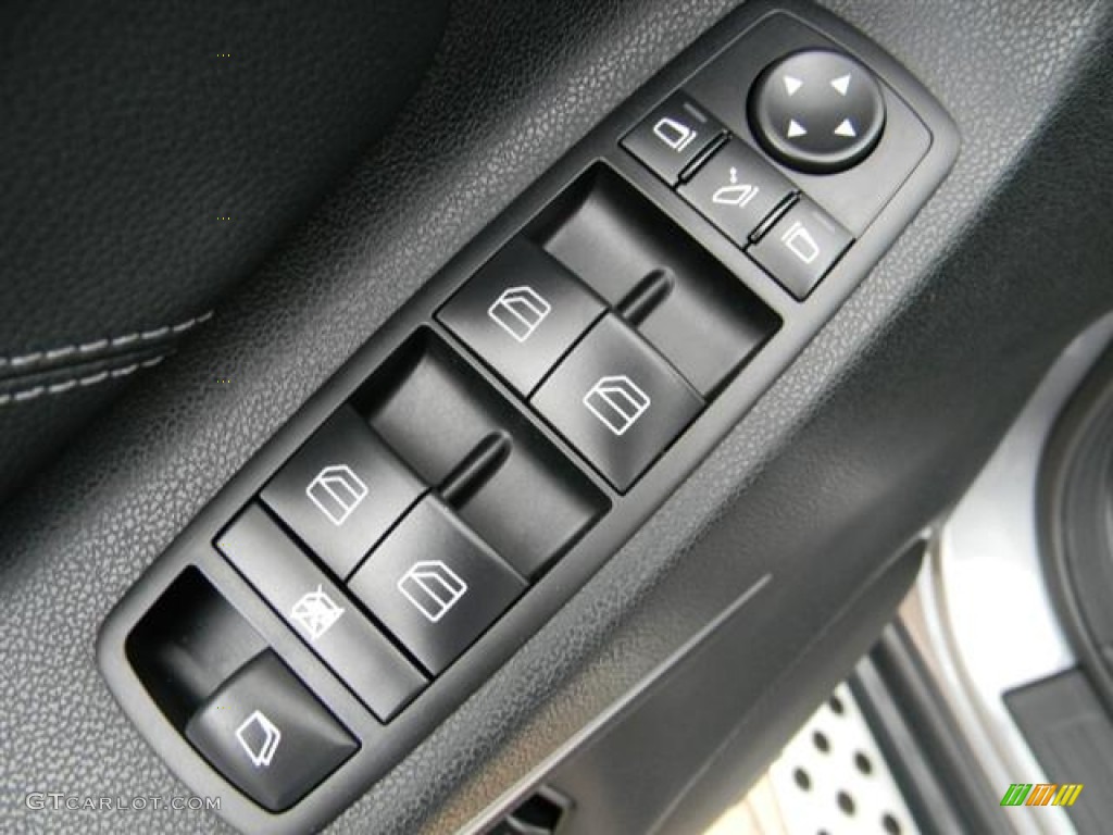2010 Mercedes-Benz GL 550 4Matic Controls Photo #57710379