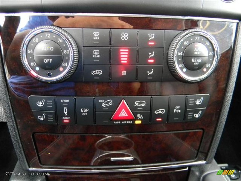2010 Mercedes-Benz GL 550 4Matic Controls Photo #57710396