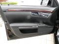 Black - S 550 Sedan Photo No. 16