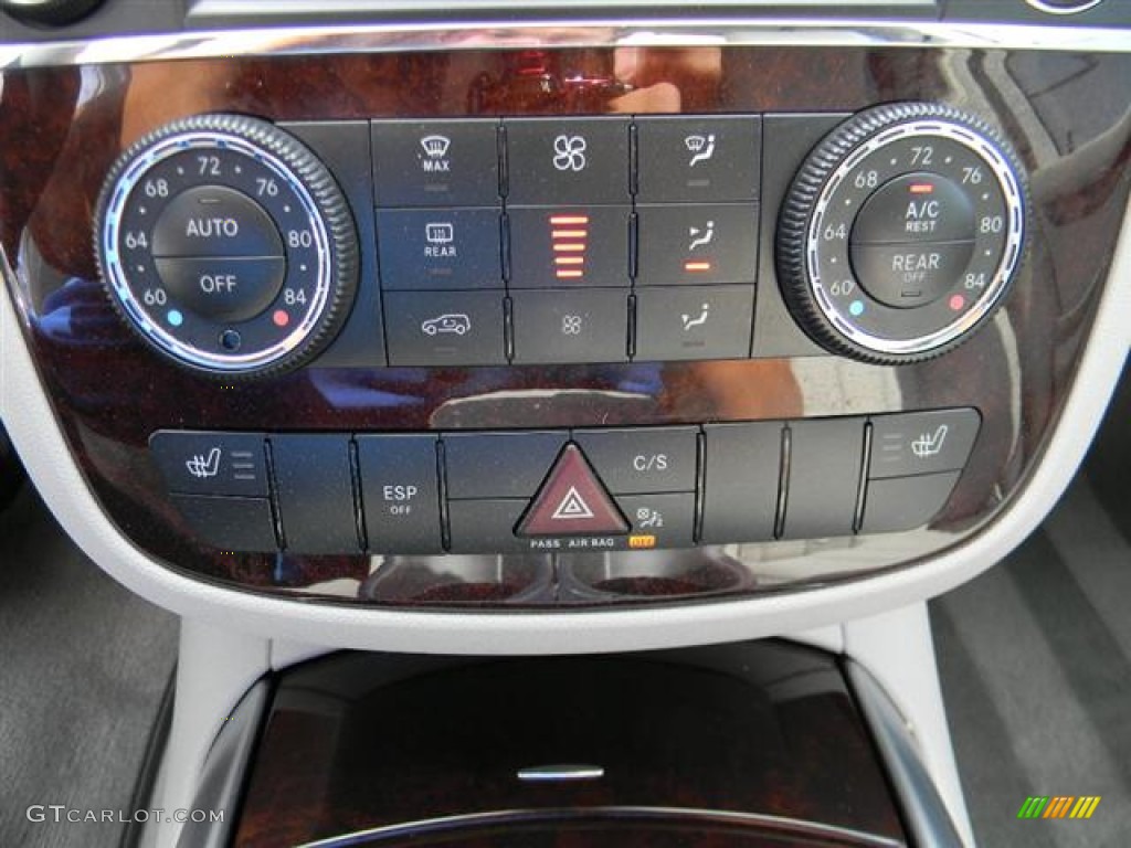 2010 Mercedes-Benz R 350 4Matic Controls Photo #57712484