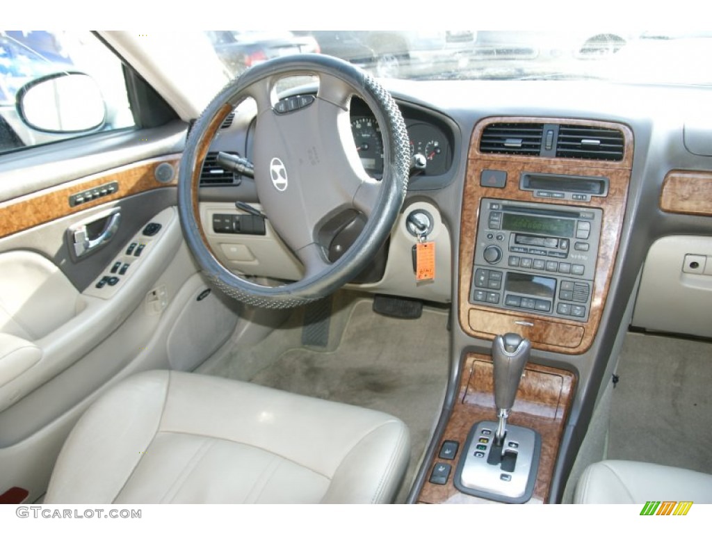 2005 XG350 L - Celadon Green / Beige photo #14