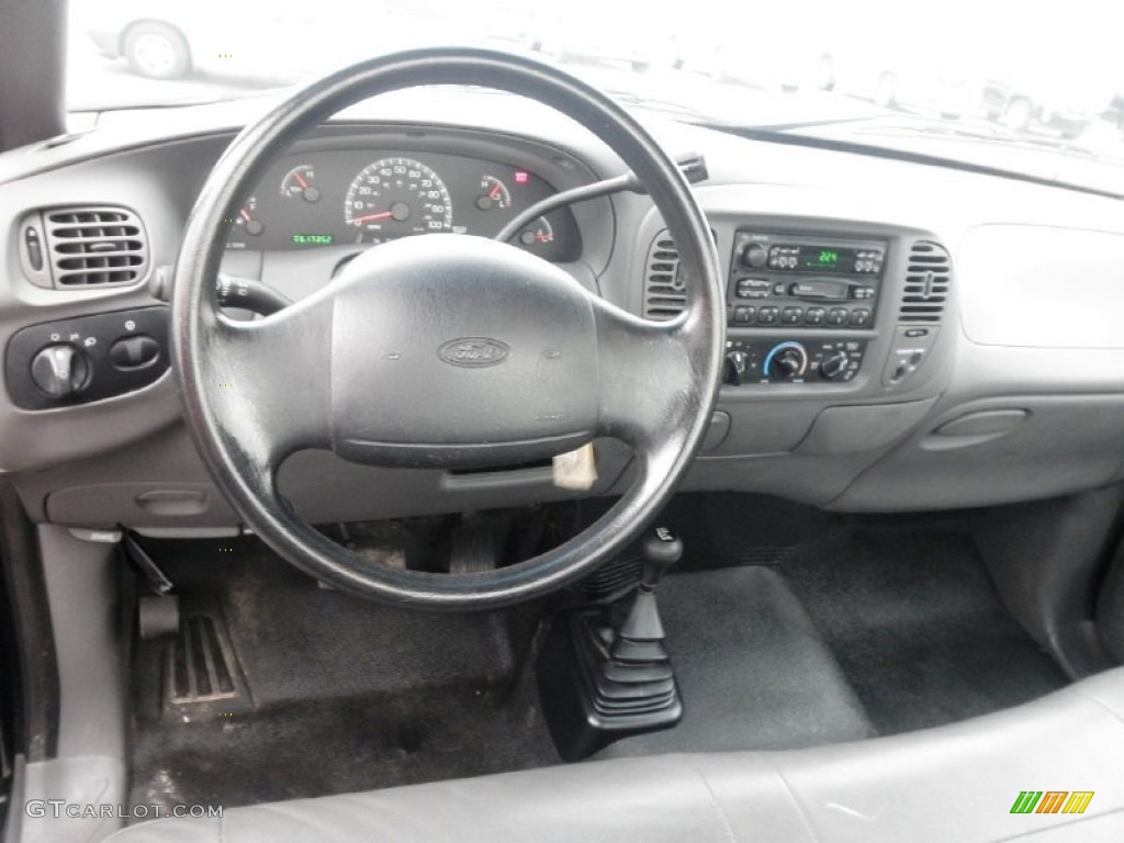 2002 Ford F150 XL Regular Cab 4x4 Dashboard Photos