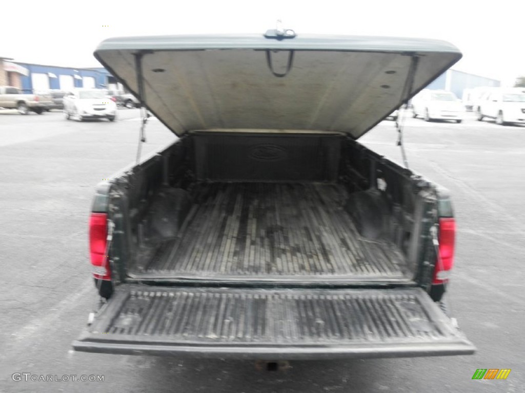 2002 F150 XL Regular Cab 4x4 - Dark Highland Green Metallic / Medium Graphite photo #13