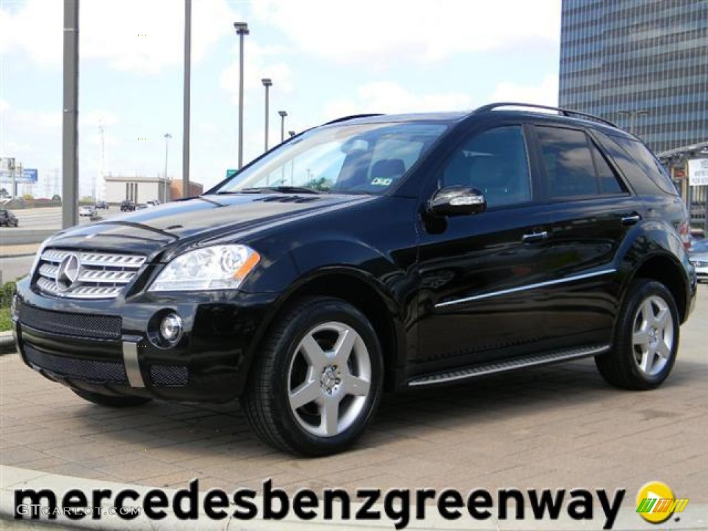 2008 ML 550 4Matic - Black / Black photo #1