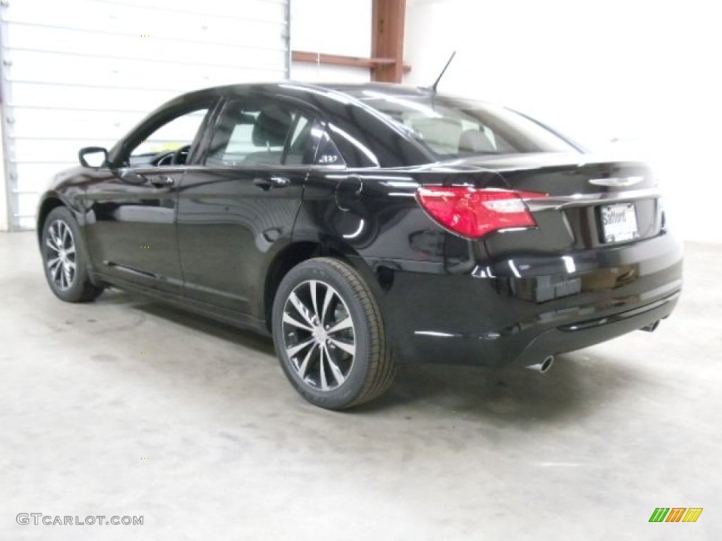 2012 200 S Sedan - Black / Black photo #3