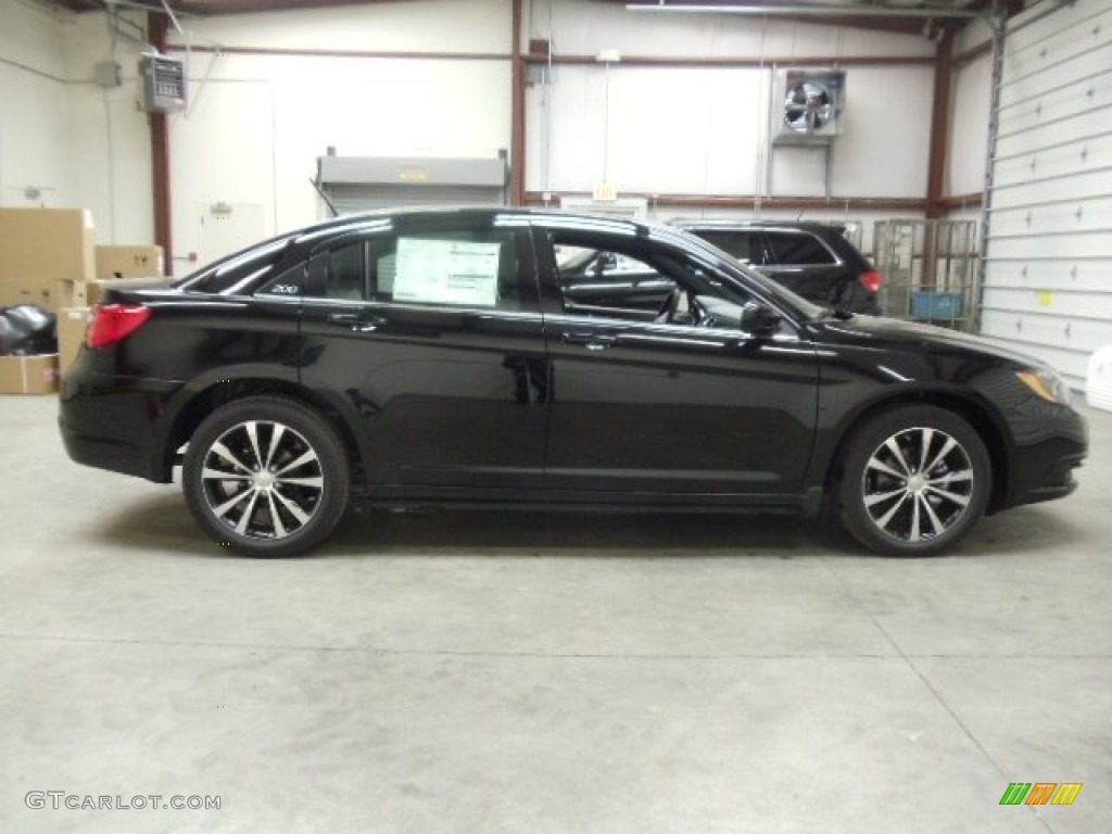 2012 200 S Sedan - Black / Black photo #6