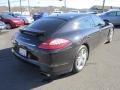 Basalt Black Metallic - Panamera 4 Photo No. 6