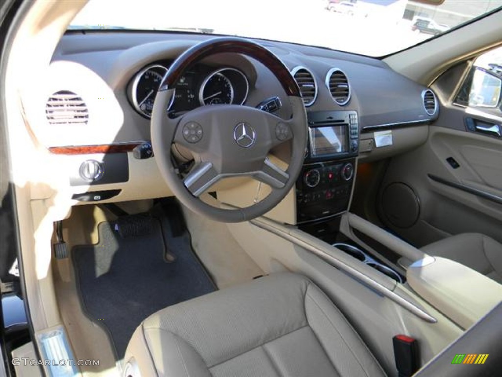 2012 Mercedes-Benz GL 550 4Matic Cashmere Dashboard Photo #57735092